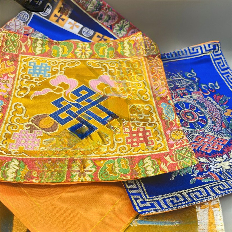 Tibetan-style Buddhist Hall De - Decorative Throw Pillow のレビューと価格
