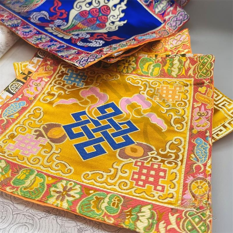 Tibetan-style Buddhist Hall De - Decorative Throw Pillow のレビューと価格